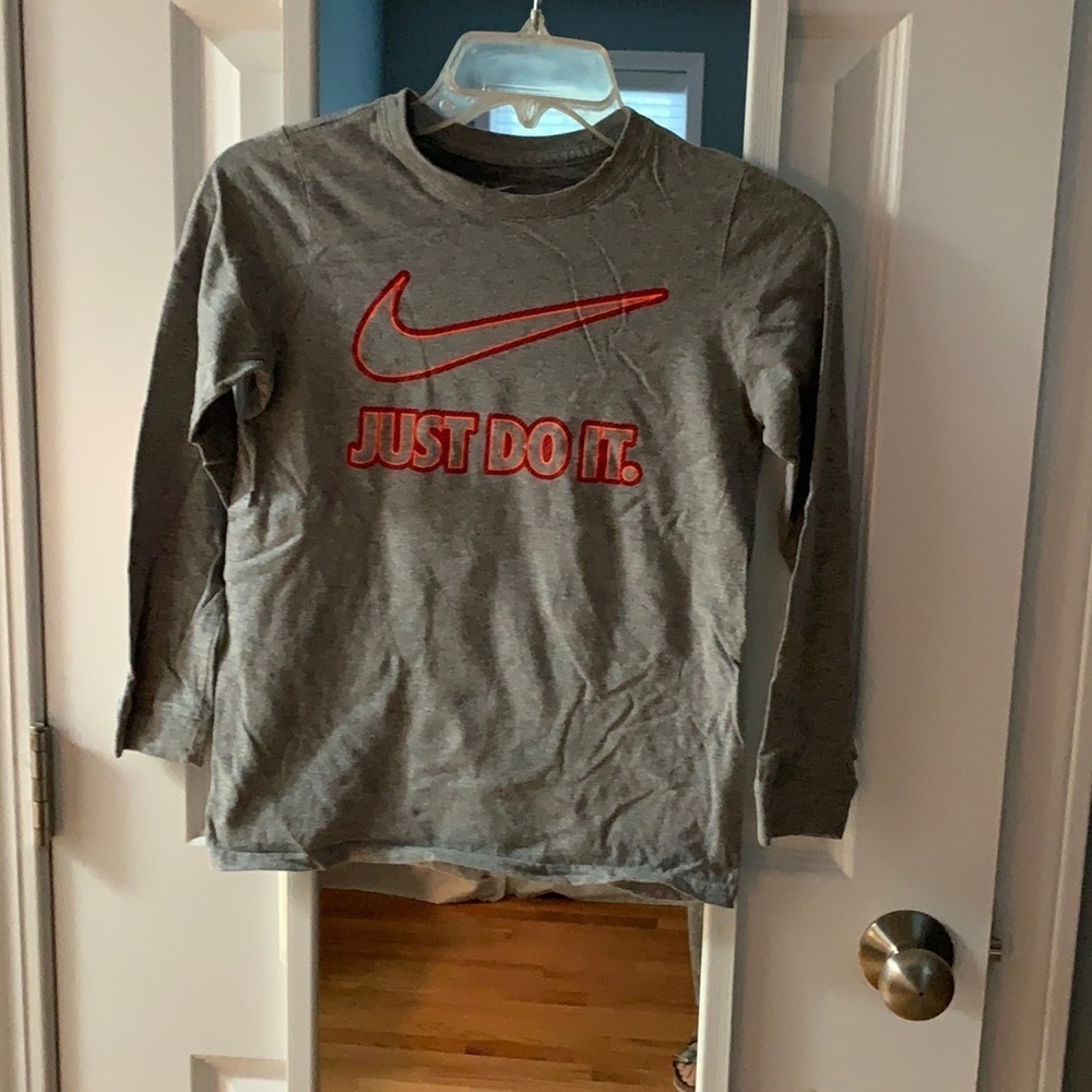 Nike Shirt‎